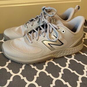 New Balance fresh foam x3000 Light Gray Turf Baseball Athletic Shoes